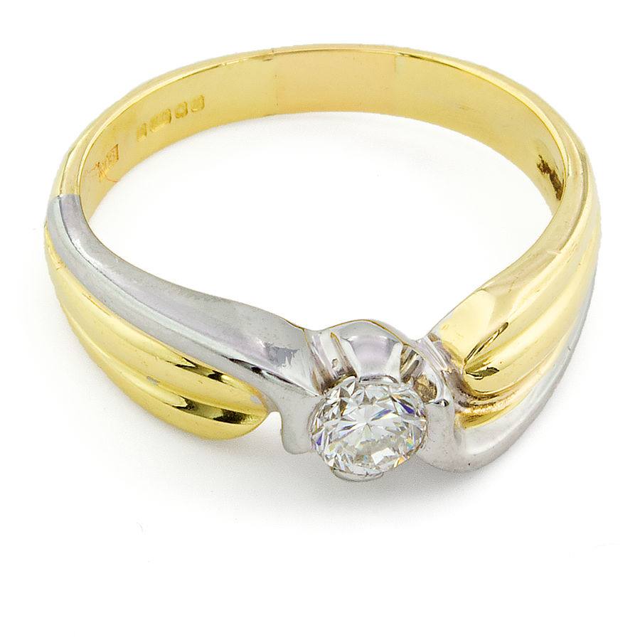 18ct gold 2 tone Diamond solitaire Ring size P